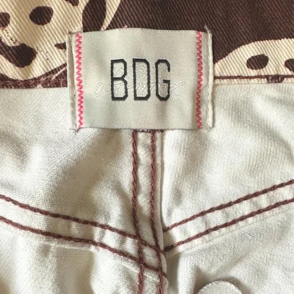 ๐ Urban Outfitters 90's Bootcut Strawberry Print Jeans ๐ - Picture 6 of 8